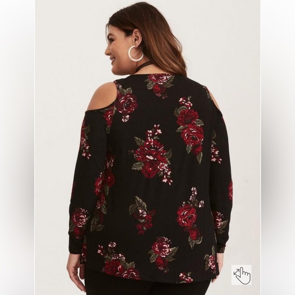 ♥️TORRID BLACK FLORAL MESH INSET COLD SHOULDER TOP - Picture 2 of 4